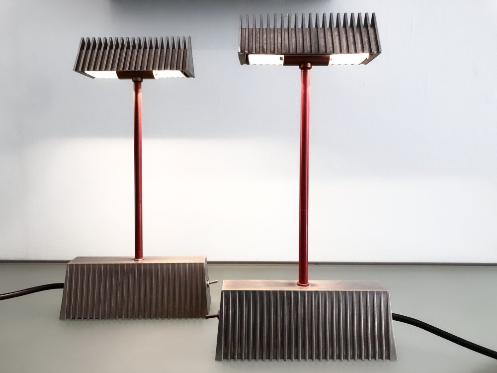 remix-gallery-lampes-piero-castiglioni-grise-rouge_1600_c-copie.jpg
