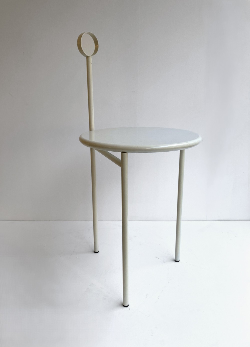 remix-gallery-philippe-starck-tabouret-mickville-ok.jpeg